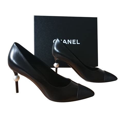 escarpins chanel noir|Chanel pumps price.